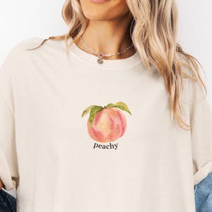 Peachy Shirt Vintage Graphic Fruit Shirt Aesthetic Peach Shirt Boho Shirt Fruit Tee Peach Shirt Peaches Graphic T-Shirt Gift For Women