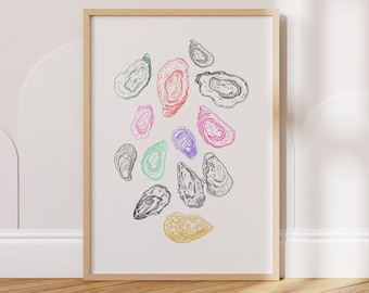 Puede incluir: Una impresión enmarcada con fondo blanco y un grupo de conchas de ostras coloridas dibujadas con tinta negra.