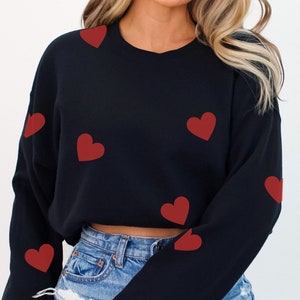 Valentines Day Shirt, Gift For Her, Gift for Valentine, Valentines Crewneck, Heart Sweater, Love Shirt, Galentine&#39;s day gift, Galentine