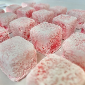 Strawberry Gourmet Marshmallows – Handcrafted Artisan Mallows with Candied Sugar Dust, Soft, Fluffy, and Luxuriously Sweet