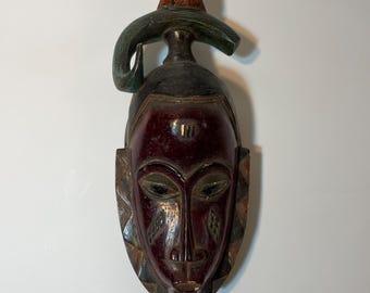 ◆コートジボワール、リマ辺り◆100年以上【民族仮面（マスク）緑黒の顔、頭に鳥 ◇コートジボワール、リマ辺り◇100年以上【民族仮面（マスク