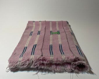 Vintage Bondounkou-doek met ingewikkelde roze ontwerpen - natuurlijke kleurstof, accessoires en woondecoratie.