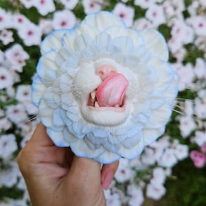 White Cat Mum Brooch Toothy Flower Predatory Pin Halloween Gift Christmas