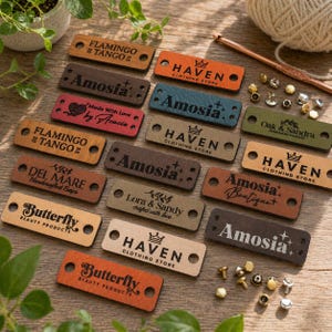 Etiquetas personalizadas de piel sintética de 1,5 x 0,50 pulgadas para ganchillo y punto hechos a mano.