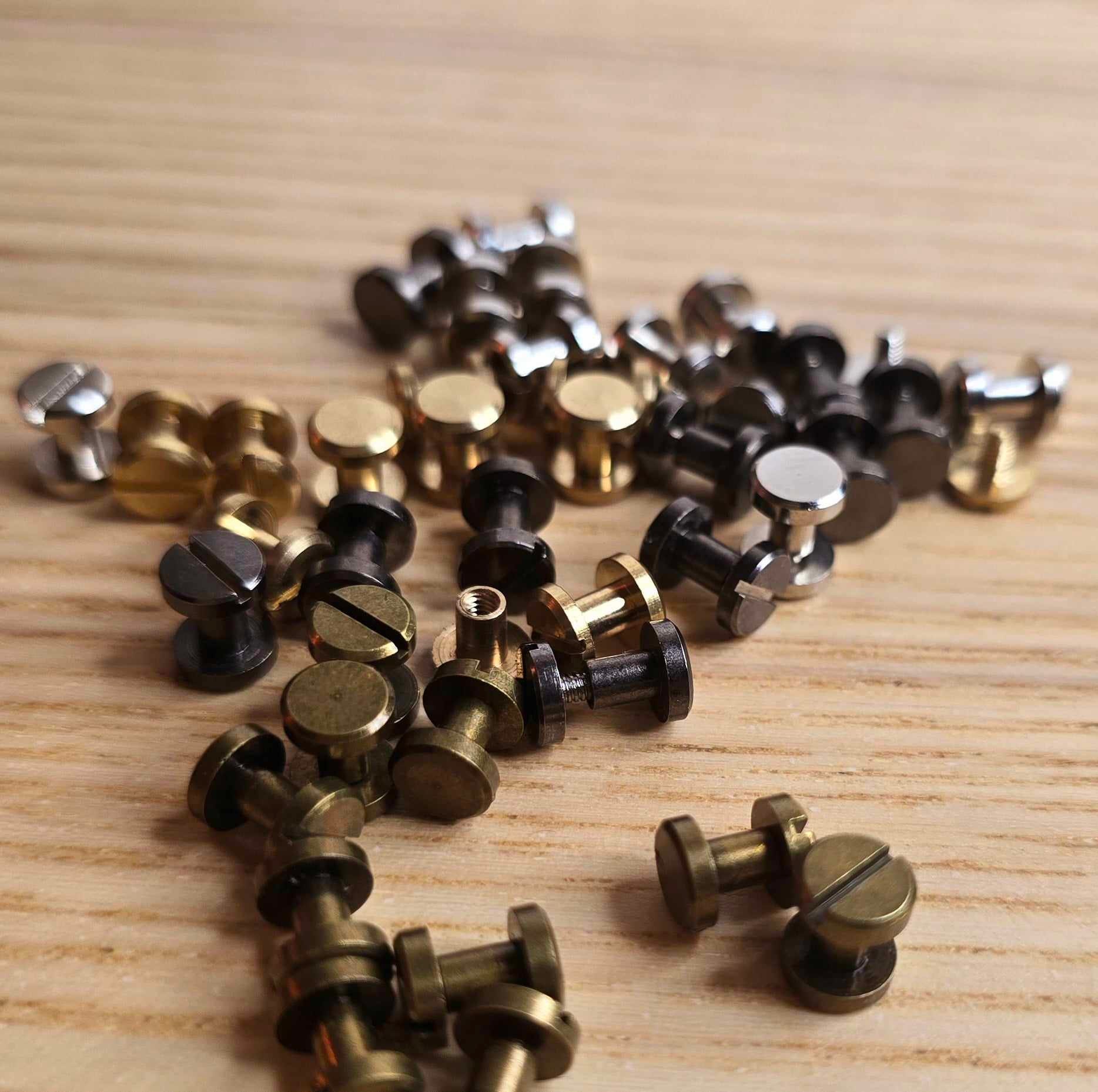 Vis Chicago Bombée En Laiton - Diamètre 12mm - Entraxe 5mm - Marque Poursin - Neuf