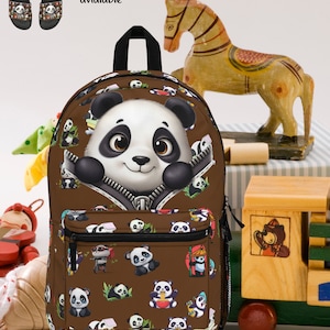 Sac à dos léger et durable pour enfants Cartoon Panda, imperméable, bretelles réglables, sac de voyage scolaire spacieux, étiquette nominative inscriptible à l'intérieur_ Marron