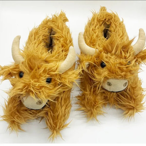 Cozy Winter Highland Cow Plush Slippers - Soft and Warm