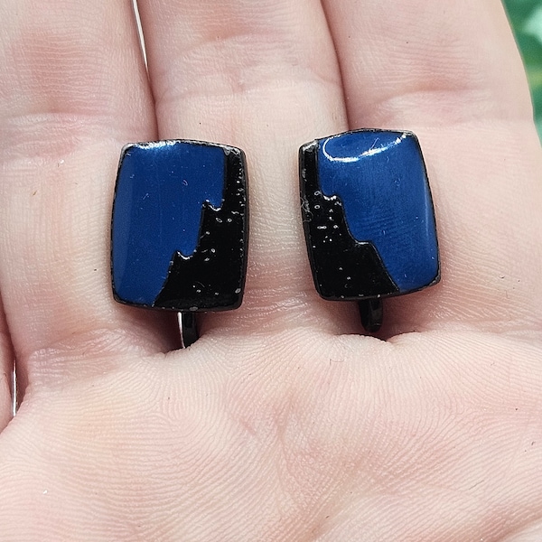 1980s-Early 1990s Retro New Wave Vintage Geometric Abstract Blue & Black Enamel CLIP ON EARRINGS Rad Unique Statement Trendy Summer Jewelry
