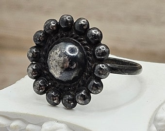 Oxidized Antique Art Deco - Mid Century Vintage Southwestern Sterling SILVER FLOWER RING Old Pawn 925 Sz8 Western Boho Hippie Chic Jewelry