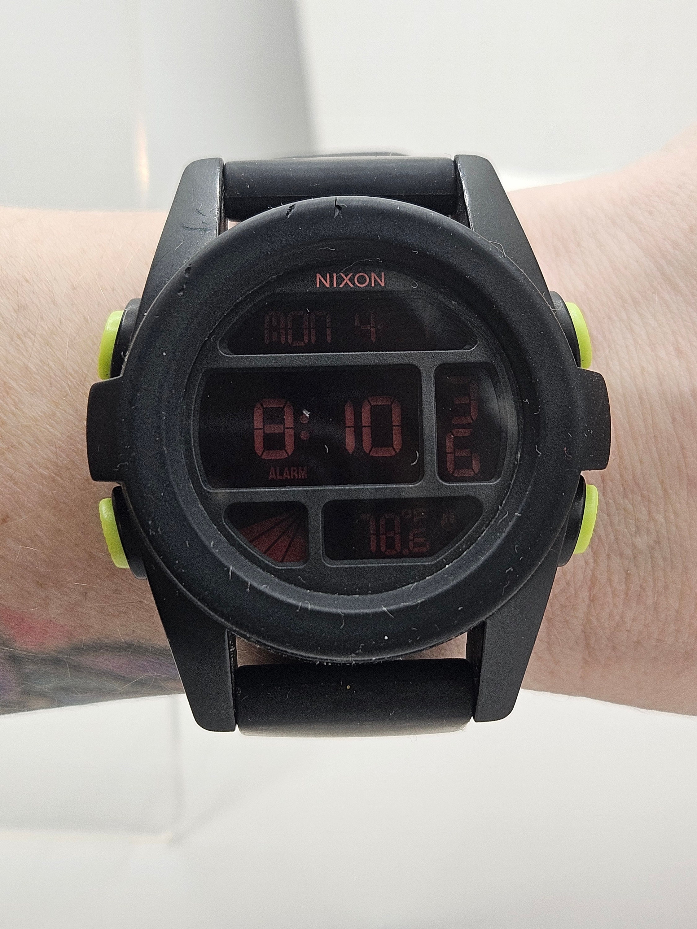 Nixon Unit Dual dormant Time Alarm