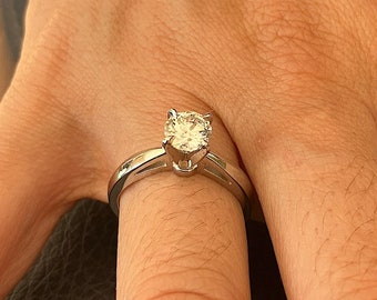 0.89ct Round Diamond Engagement Ring 18kt White Gold Genuine Diamond Solitaire