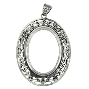 Oval Pendant Setting with Wide Open Rococo Border and Oal Bezel Mounting including Bail in Sterling Silver 18x25mm | MTP1042