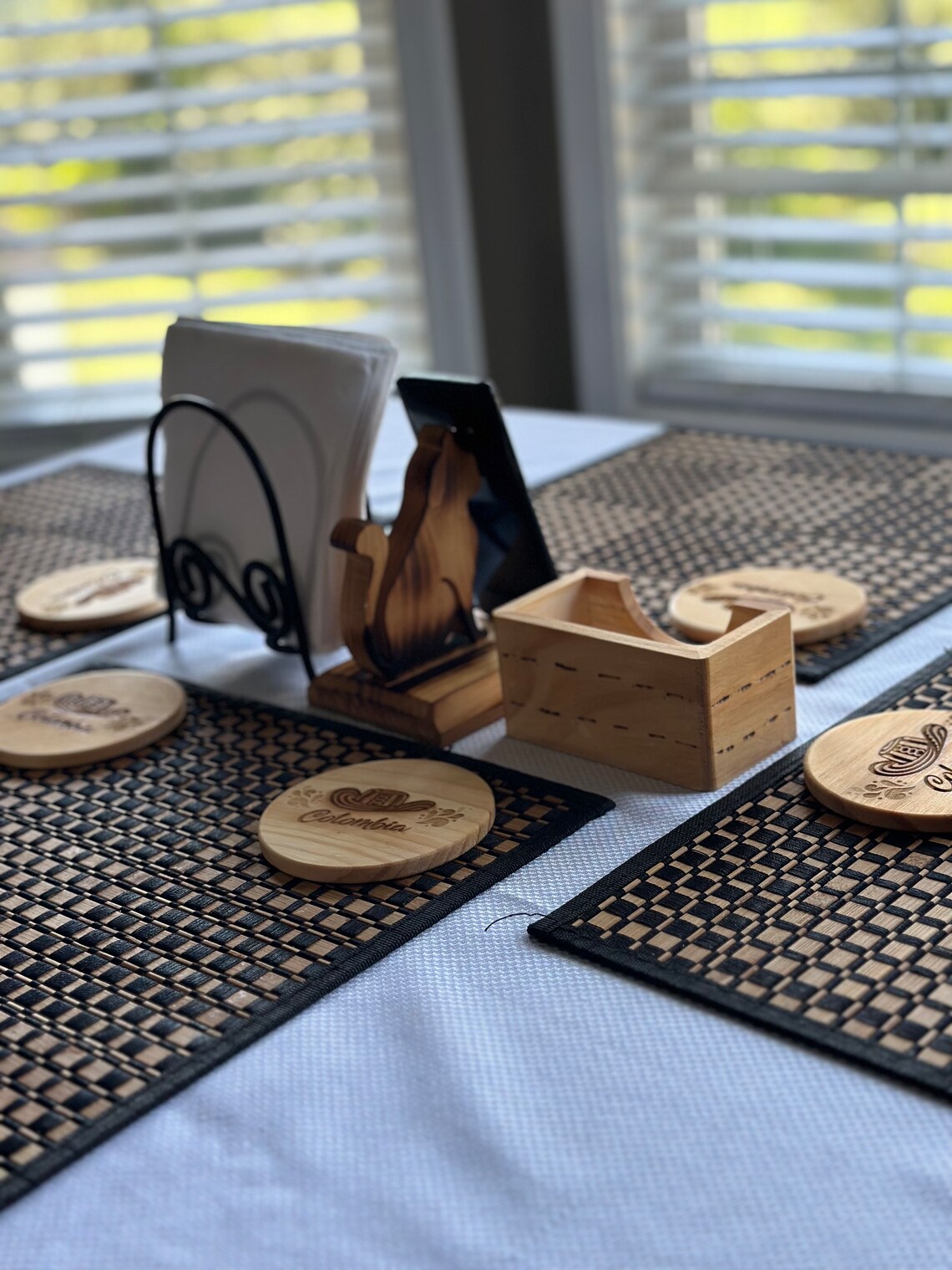 Posavasos Redondos De Madera Natural - Juego De 6 Unidades De 10 Cm Con Soporte Metálico, Base Antideslizante