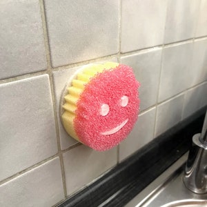 Scrub Daddy Wall-Mounted Sponge Holder, Functional Sink Accessory, Cute Kitchen Decor, Drain Clean Sponge Dish