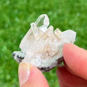Pink Lemurian Quartz Cluster from Colombia 36g - Crystal Healing - Home Decor - Approx. 1.75&quot; x 1.5&quot; x 1.25&quot;