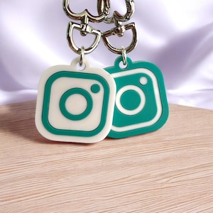 Instagram Smart Keychain, Tap and Follow, Social Media, NFC , Digital Business Card QR Code, contactless