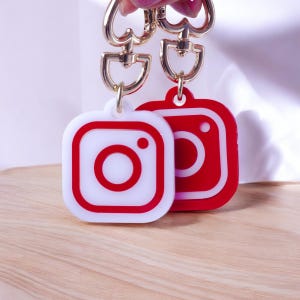 Instagram Smart Keychain, Tap and Follow, Social Media, NFC , Digital Business Card QR Code, contactless