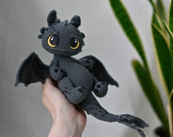 Häkelanleitung für schwarzer Drache PDF Englisch, Spanisch, Frankreich amigurumi