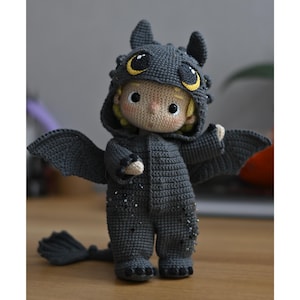 Drachenkostüm für Puppe Fanny (Outfit only) PDF Englisch, Frankreich amigurumi