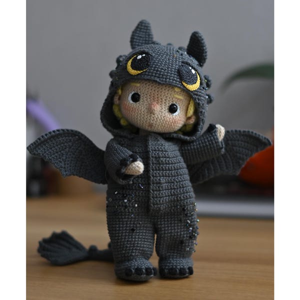 Fantasia de Dragão para Boneca Fanny (Apenas a Roupa) PDF Inglês, Francês amigurumi