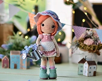 Patrón de ganchillo para muñeca Jardinera Niña amigurumi PDF Inglés