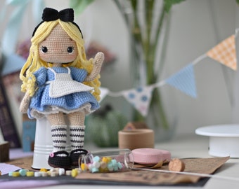 Wzór szydełkowy na lalkę PDF angielski, hiszpański amigurumi