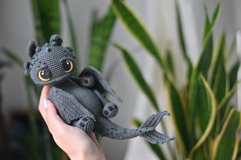 Patrón de ganchillo para dragón negro PDF Inglés, Español, Francia amigurumi imagen 7