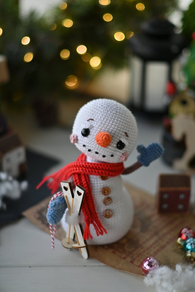 Crochet pattern for Snowman the christmas toy, PDF English, France amigurumi xmas image 2