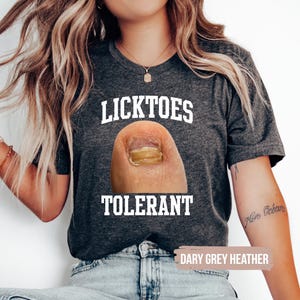 Chemise tordue léchant les orteils, chemises inappropriées pour femme, t-shirt unisexe déséquilibré, t-shirts offensants embarrassants, cadeau bâillon rigolo Gen Z meme