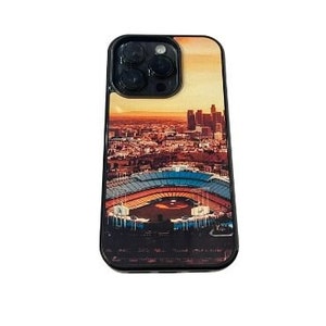 Dodger Stadium iPhone 13 14 15 Pro Pro Max Plus Funda de teléfono Papá Regalo Regalos de béisbol Los Ángeles Día del Padre Ideas de regalos de Navidad Chico Deportes