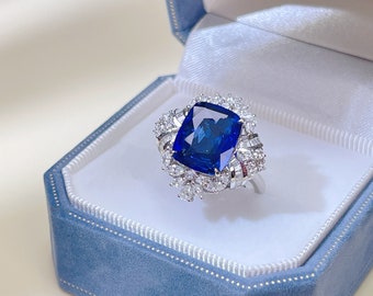 luxury blue sapphire 18K ring 5.6 carat