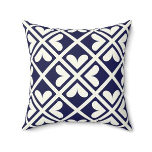 Cojín con estampado de corazones de la marina / Decoración moderna, un toque acogedor para el hogar, regalo de San Valentín, cojines elegantes, diseño con un toque de amor, cojín con estilo