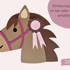 May include: Brown paper craft horse with a pink ribbon and a brown and pink rosette. The text "Einladungskarte im 6er oder 9er Set erh&auml;ltlich." is on a pink background. The text "ALWAYS AMAZING" is on a pink background.