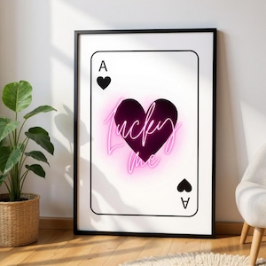 Poster con stampa di asso di cuori alla moda, arte murale retrò al neon, Lucky Me, stampa estetica di carte da gioco, arredamento per la stanza preppy DIGITALE