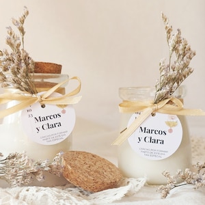 Soy wax candle in a jar and personalized to give as a gift to guests (wedding, baptism, etc.)