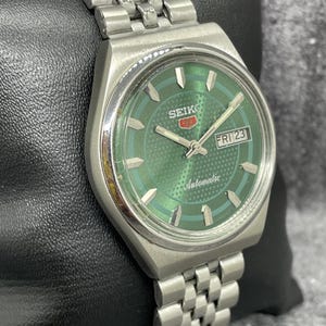 Vintage Refurbished Seiko 5 Automatic Day/Date Japan Men's Wrist Watch