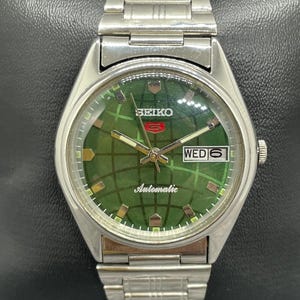 Vintage Refurbished Seiko 5 Automatic Day/Date Japan Men&#39;s Wrist Watch