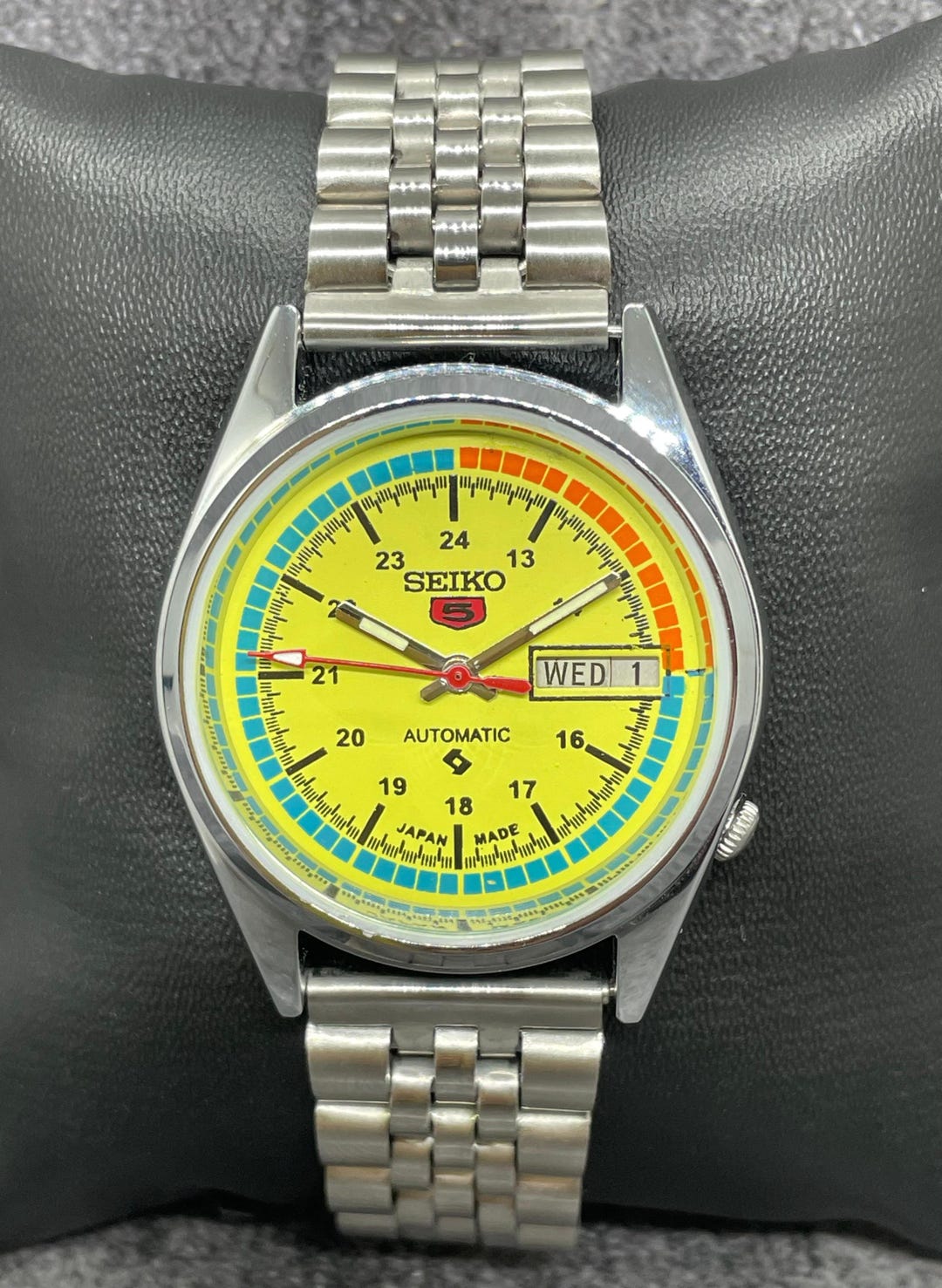 Seiko 5 Automatic Men’s Watch – Vintage Japan Model | Restored & Ready to Wear