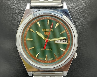 Vintage Refurbished Seiko 5 Automatic Day/Date Japan Men's Wrist Watch