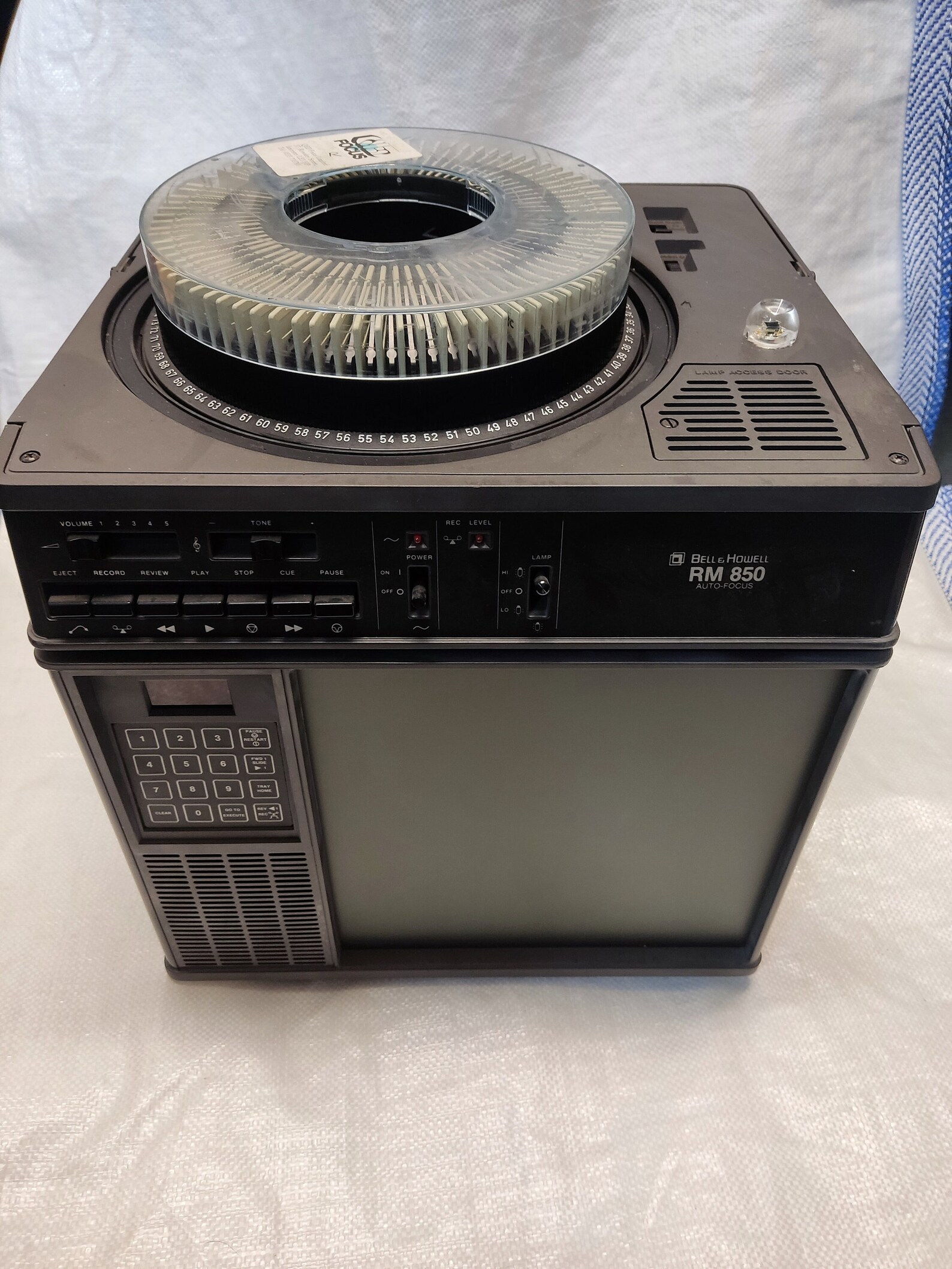 BELL & HOWELL Slide Projector RM 850 Auto-focus, Black With Case - Etsy