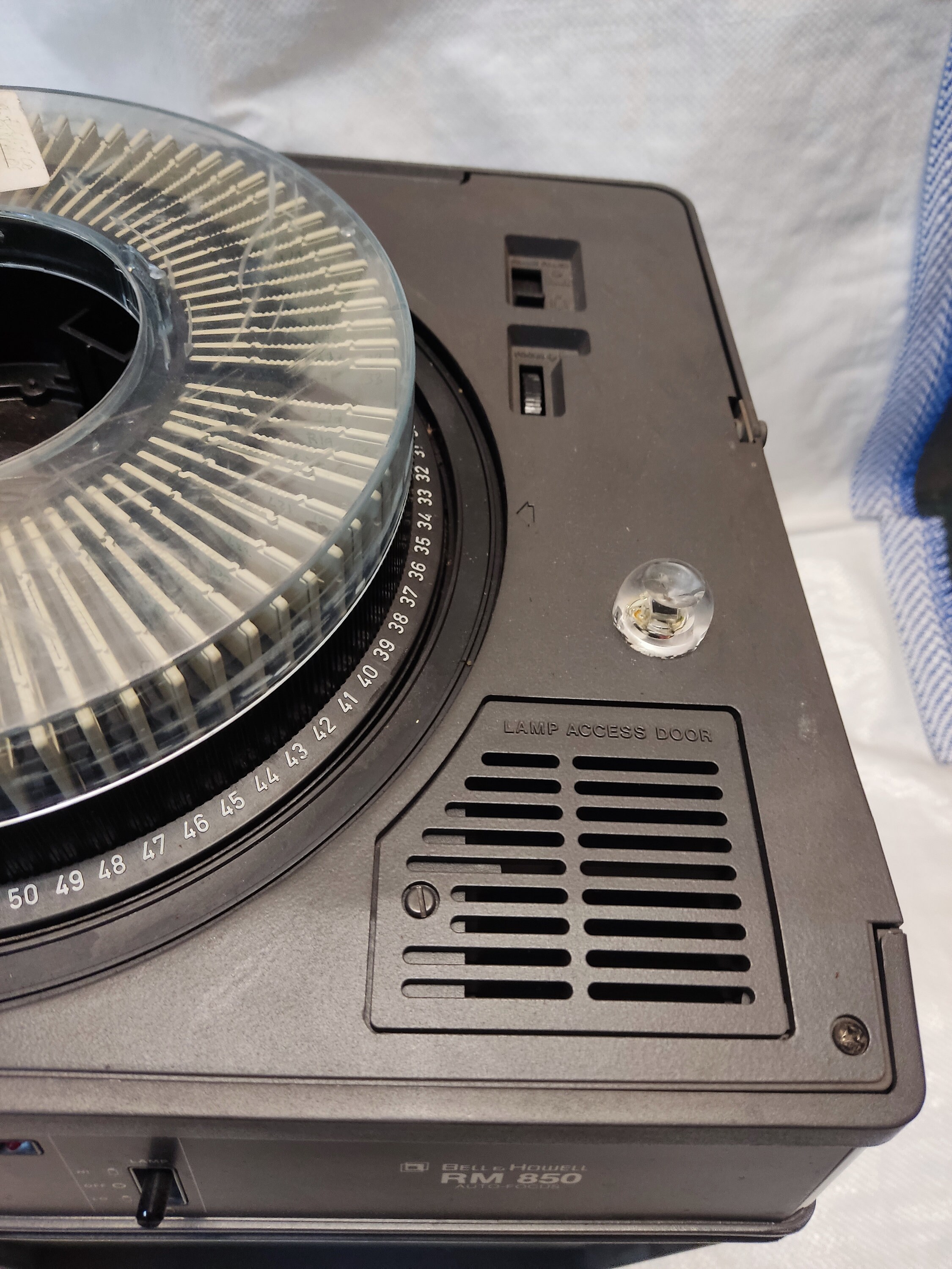 BELL & HOWELL Slide Projector RM 850 Auto-focus, Black With Case - Etsy