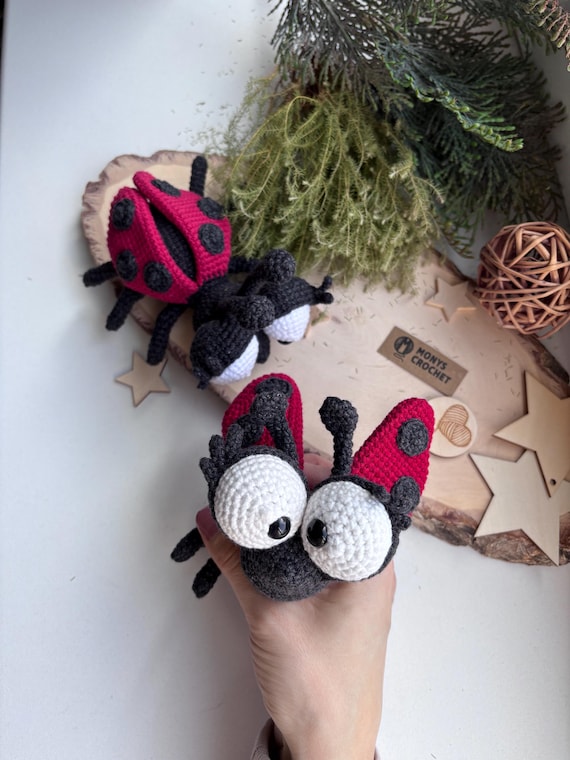 Ladybug crochet pattern (ENG)