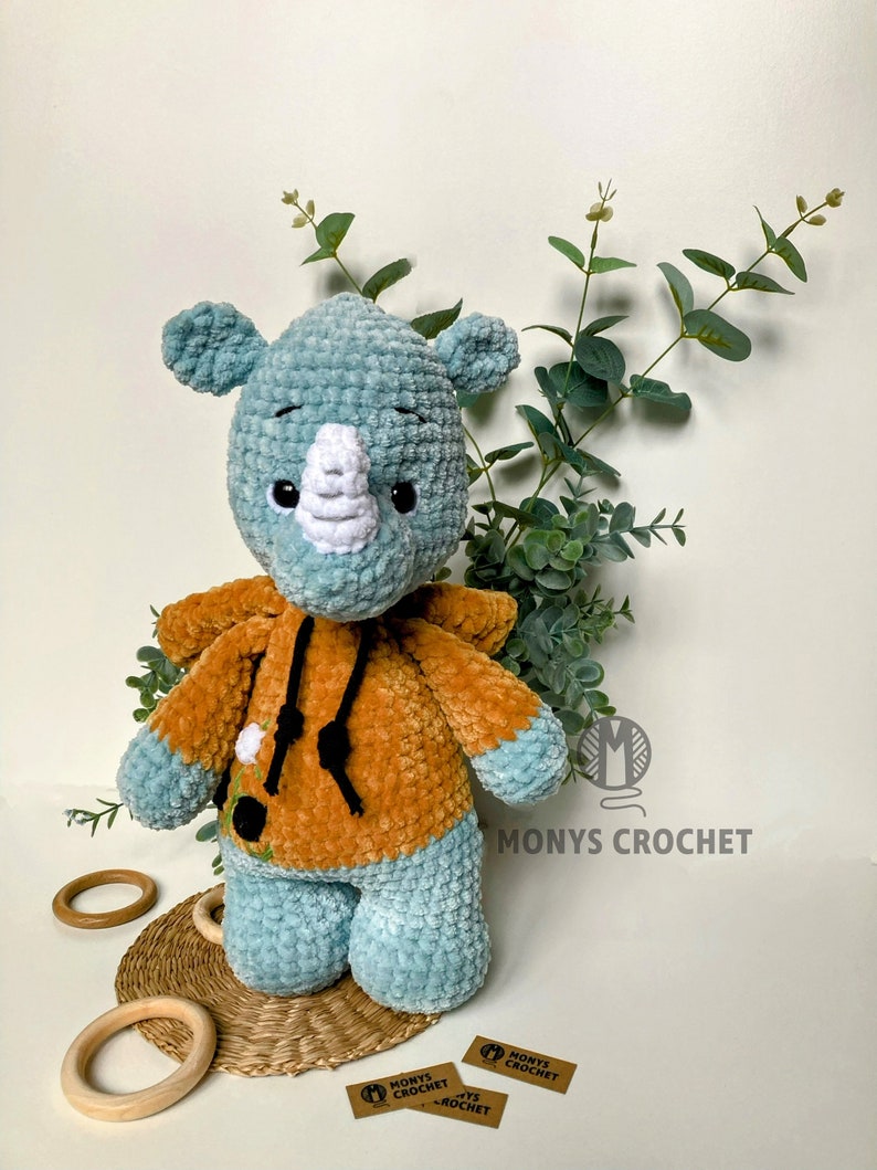 Danny the rhino, amigurumi patternENG/FR image 1