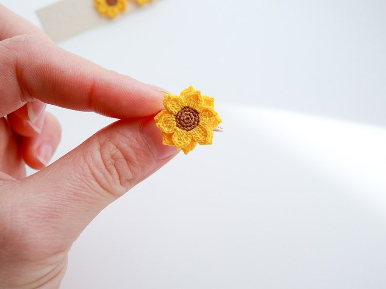 Sunflower Jewellery Set, Sunflower Earrings, Sunflower Ring, Sunflower Hair Pin, Crochet Jewellery Set, Handmade Sustainable Jewellery Set zdjęcie 4