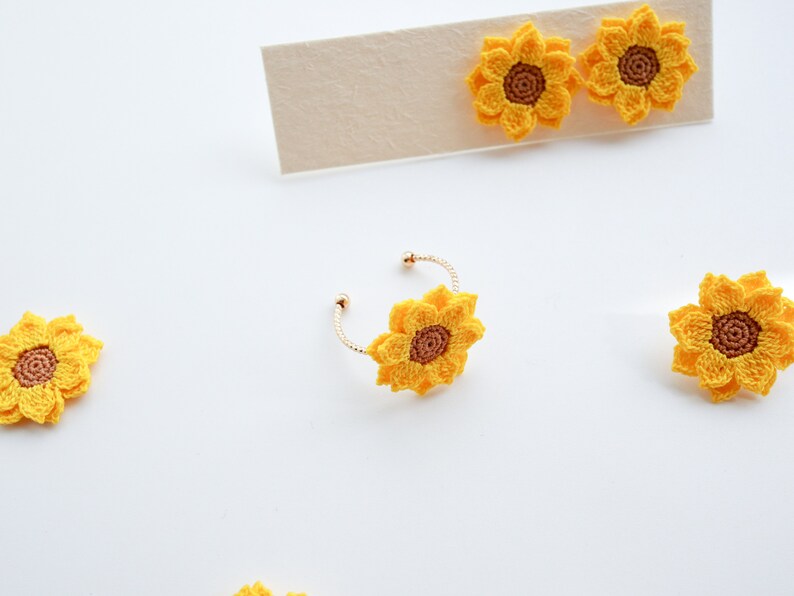 Sunflower Jewellery Set, Sunflower Earrings, Sunflower Ring, Sunflower Hair Pin, Crochet Jewellery Set, Handmade Sustainable Jewellery Set zdjęcie 10