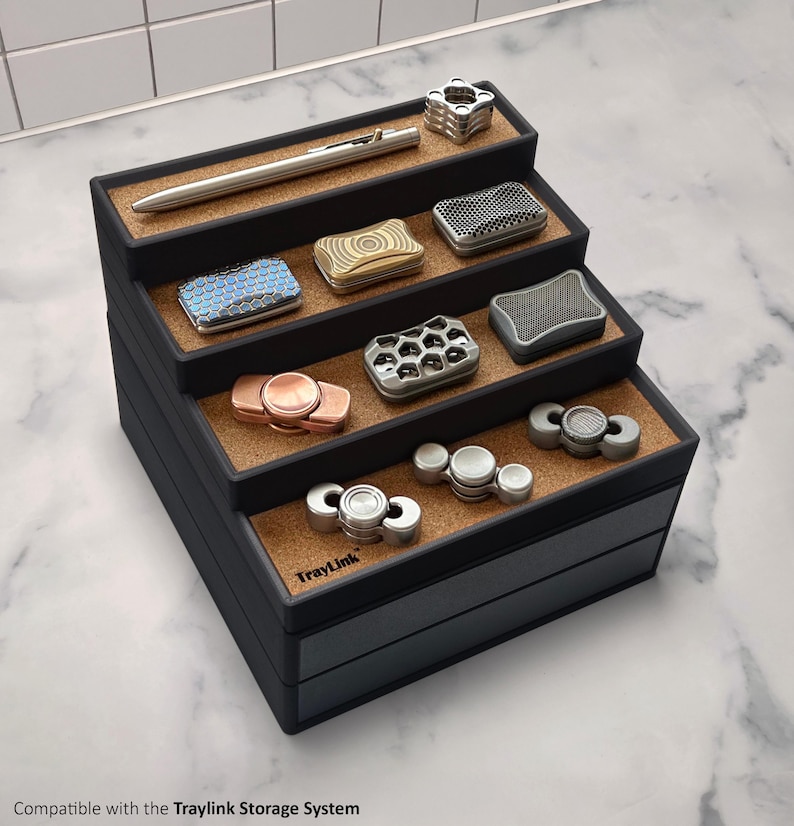 Organizador de exhibición de objetos antiestrés escalonados Traylink™ – Forrado de corcho, impreso en 3D imagen 6