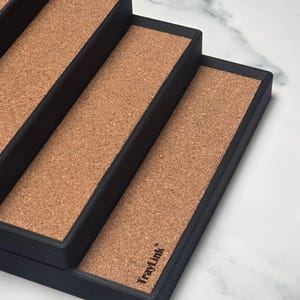 Organizador de exhibición de objetos antiestrés escalonados Traylink™ – Forrado de corcho, impreso en 3D imagen 5