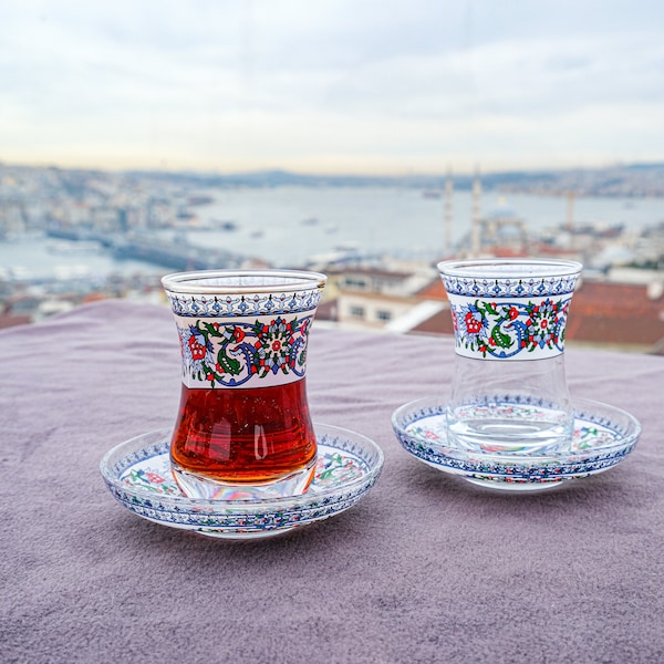 Turkish tea glass set embroidered with Turkish motifs. A great gift for your loved ones. can be customized. in gift box