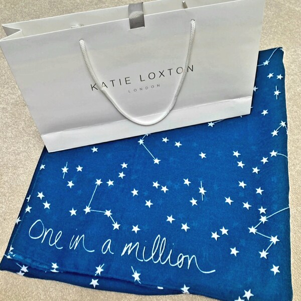 Écharpe Kate Loxton London avec sac cadeau un sur un million ou Be Blissfull