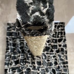 Unique scratching post HANMADE | crab furniture
